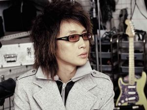 【谢军】_最新谢军好听的歌曲_MV_资料图片